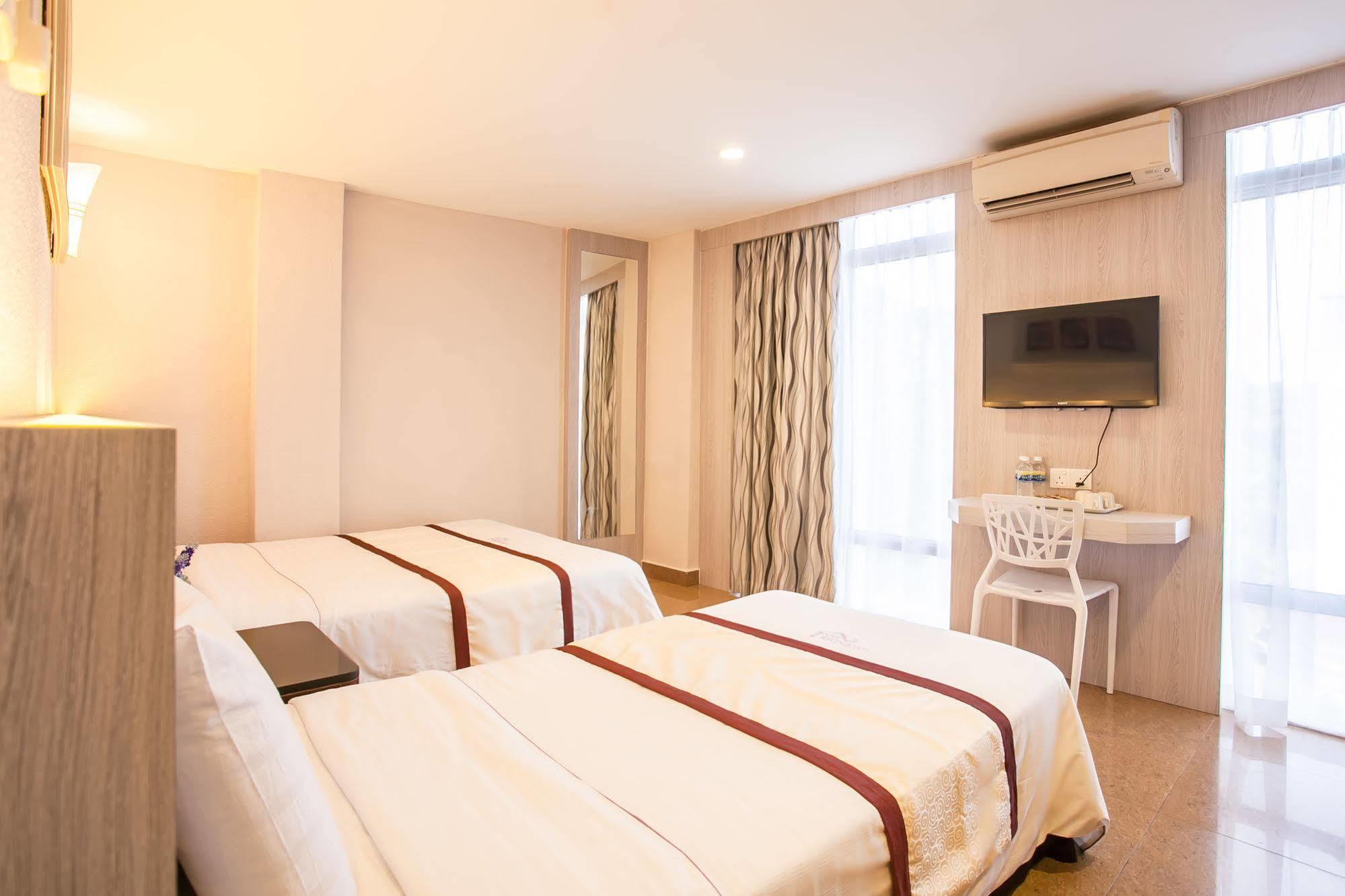 Lavender Inn Nusa Bestari Джохор Бахру Екстериор снимка