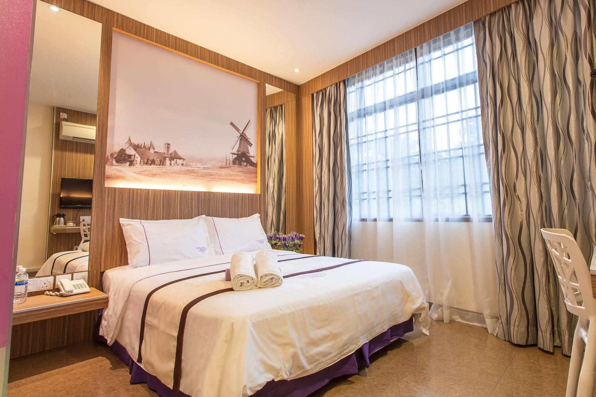 Lavender Inn Nusa Bestari Джохор Бахру Екстериор снимка