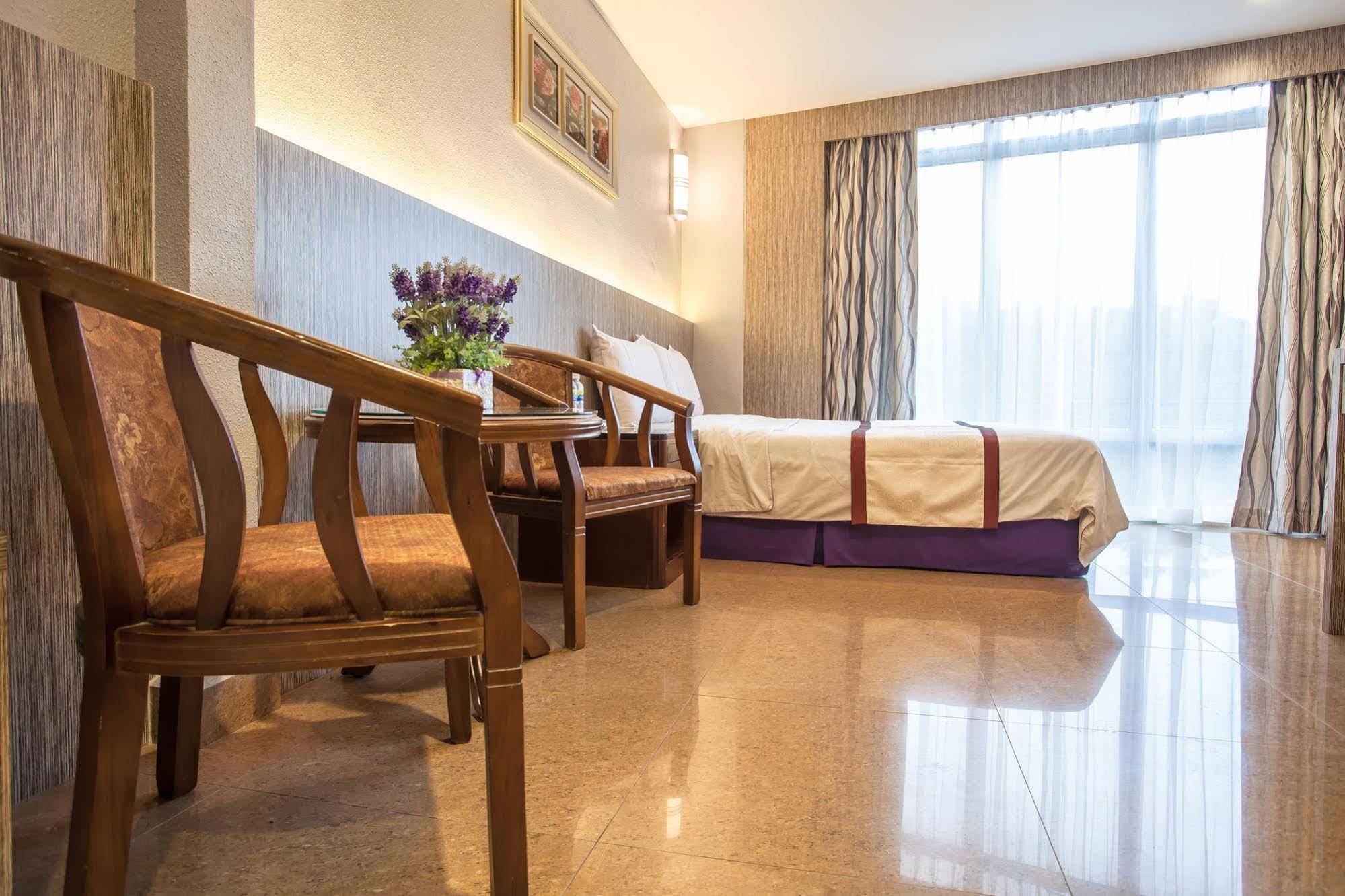 Lavender Inn Nusa Bestari Джохор Бахру Екстериор снимка