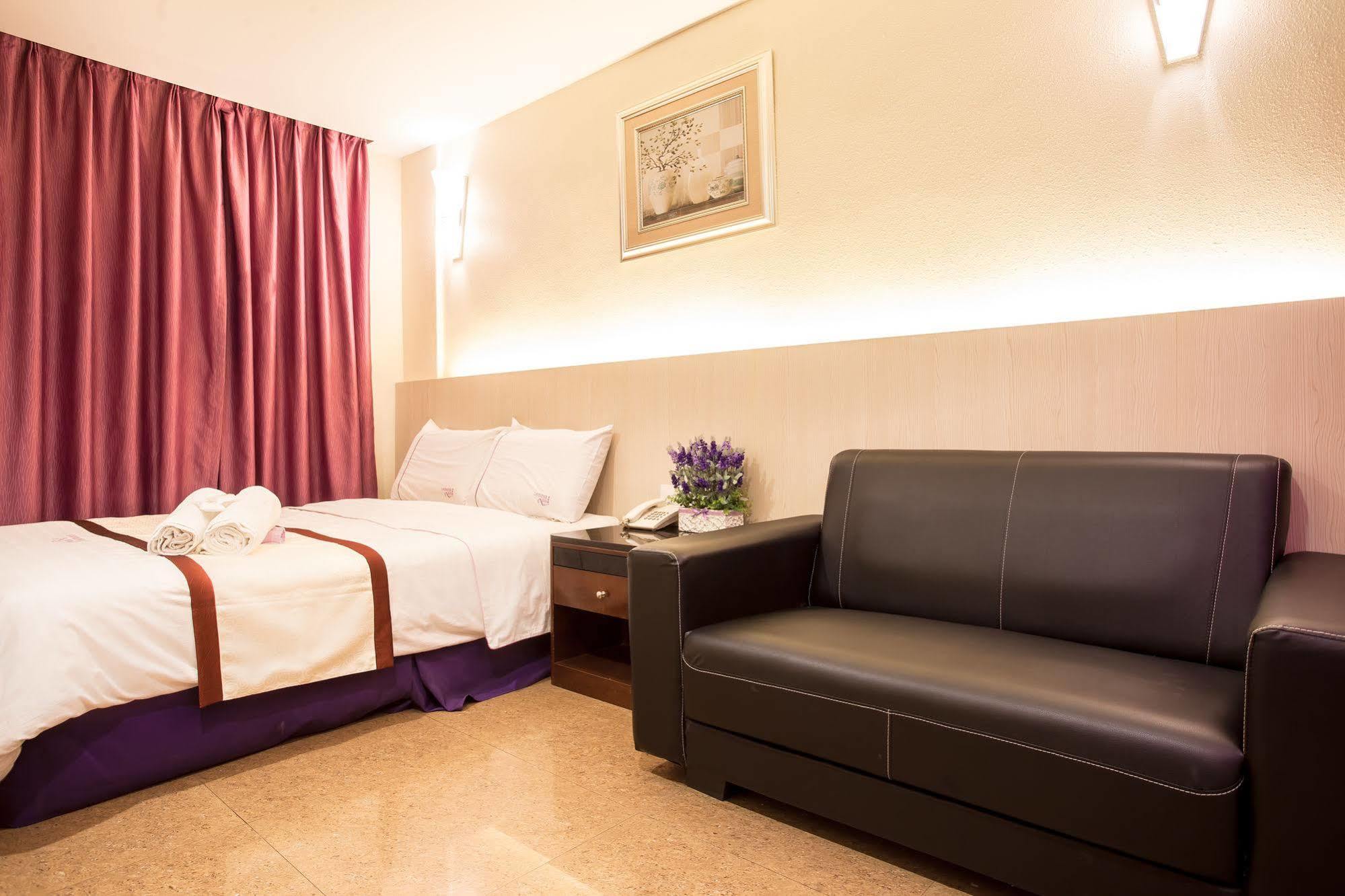 Lavender Inn Nusa Bestari Джохор Бахру Екстериор снимка