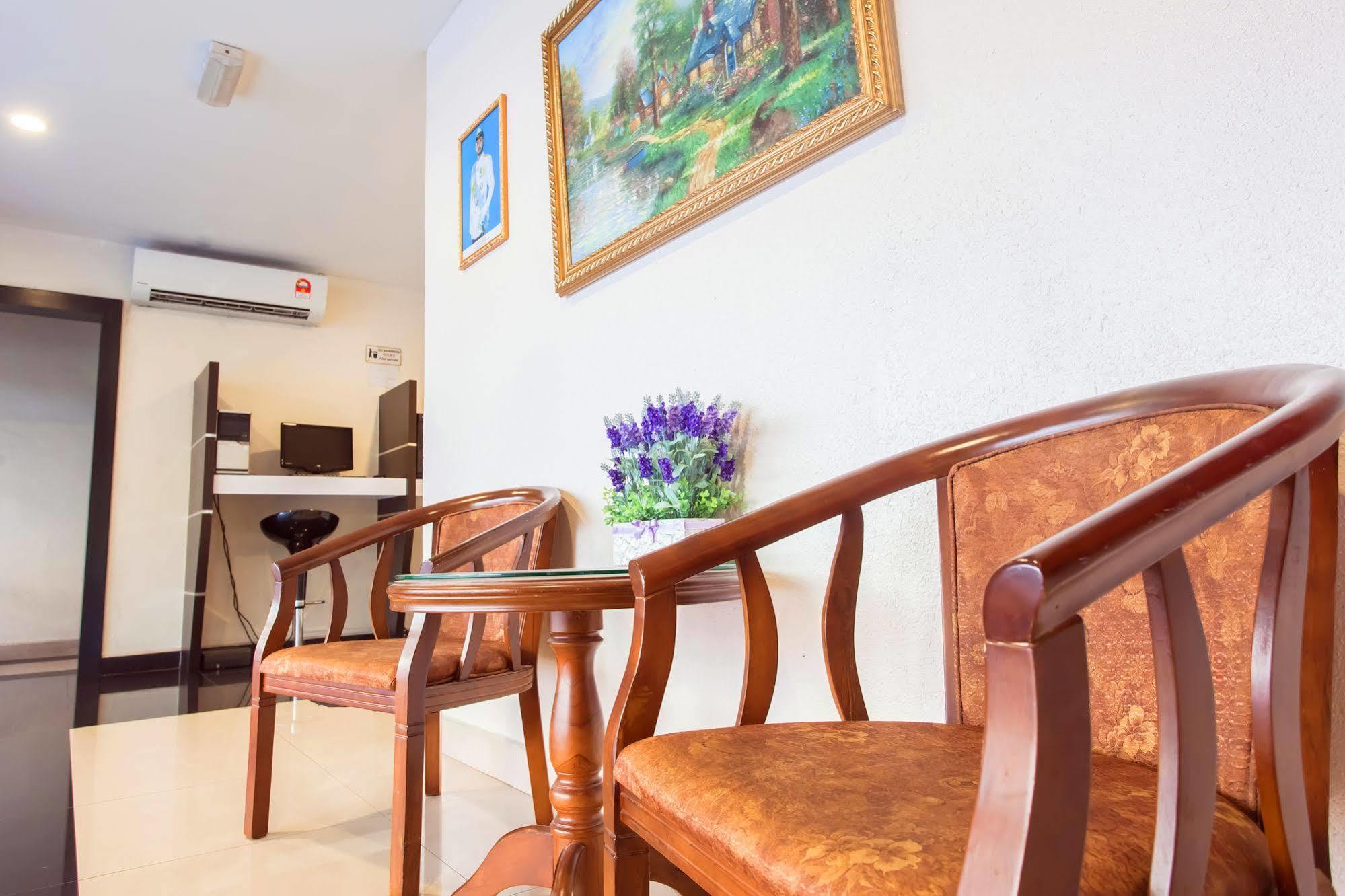 Lavender Inn Nusa Bestari Джохор Бахру Екстериор снимка